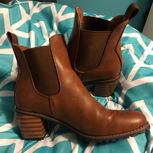 Boots - Picture 3 of 3